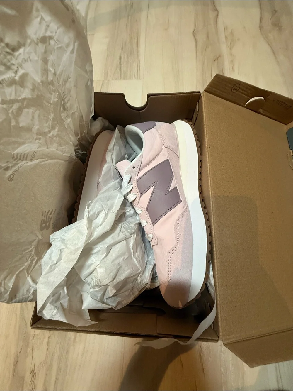 New Balance Women’s 237 Sneakers in Pink/Purple. Size 9.5 Brand New With Box